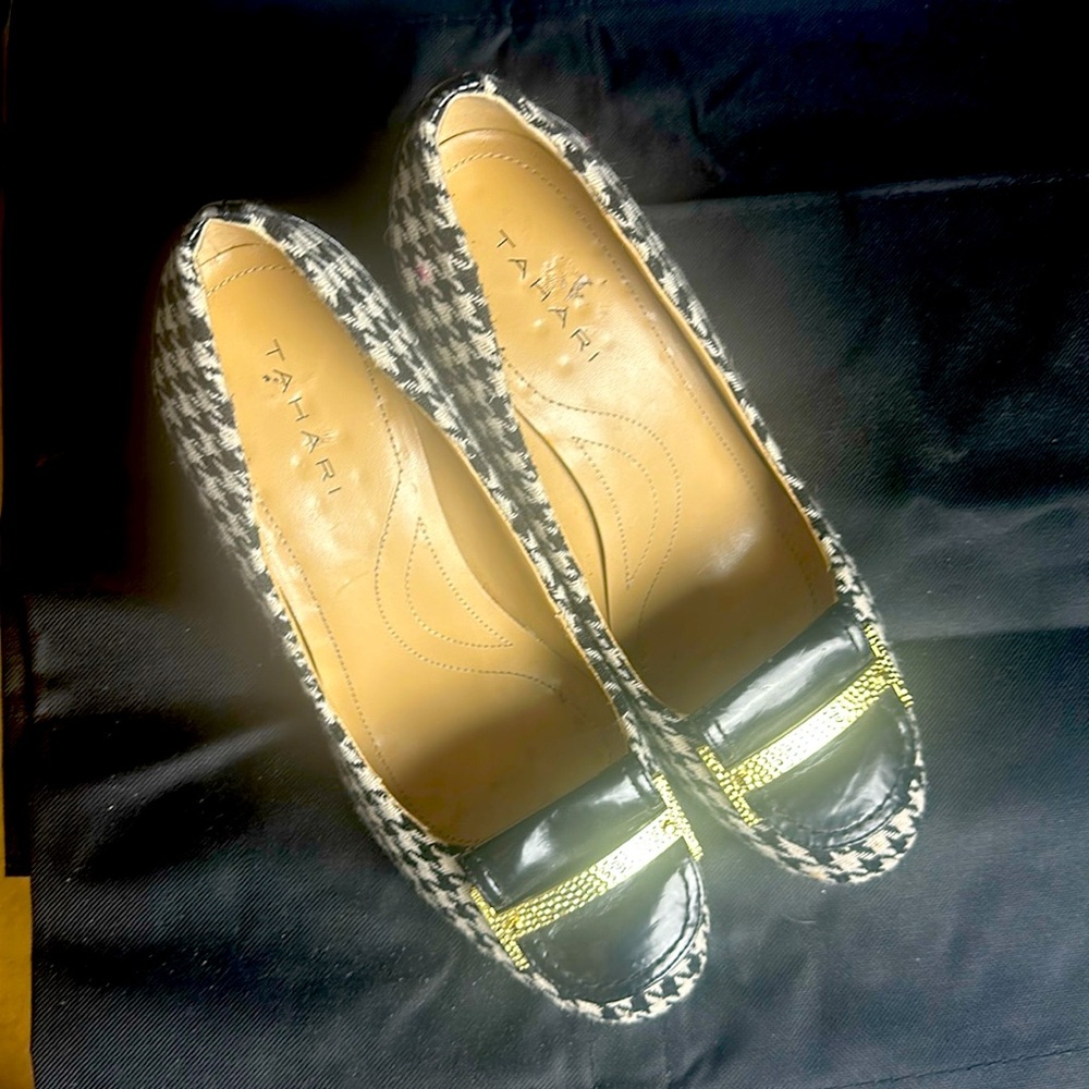Tahari Lucy Houndstooth block heel size 9M